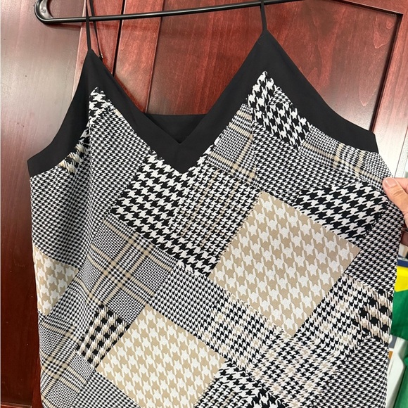 Calvin Klein Graphic Black and White Sleeveless Camisole - Picture 1 of 7